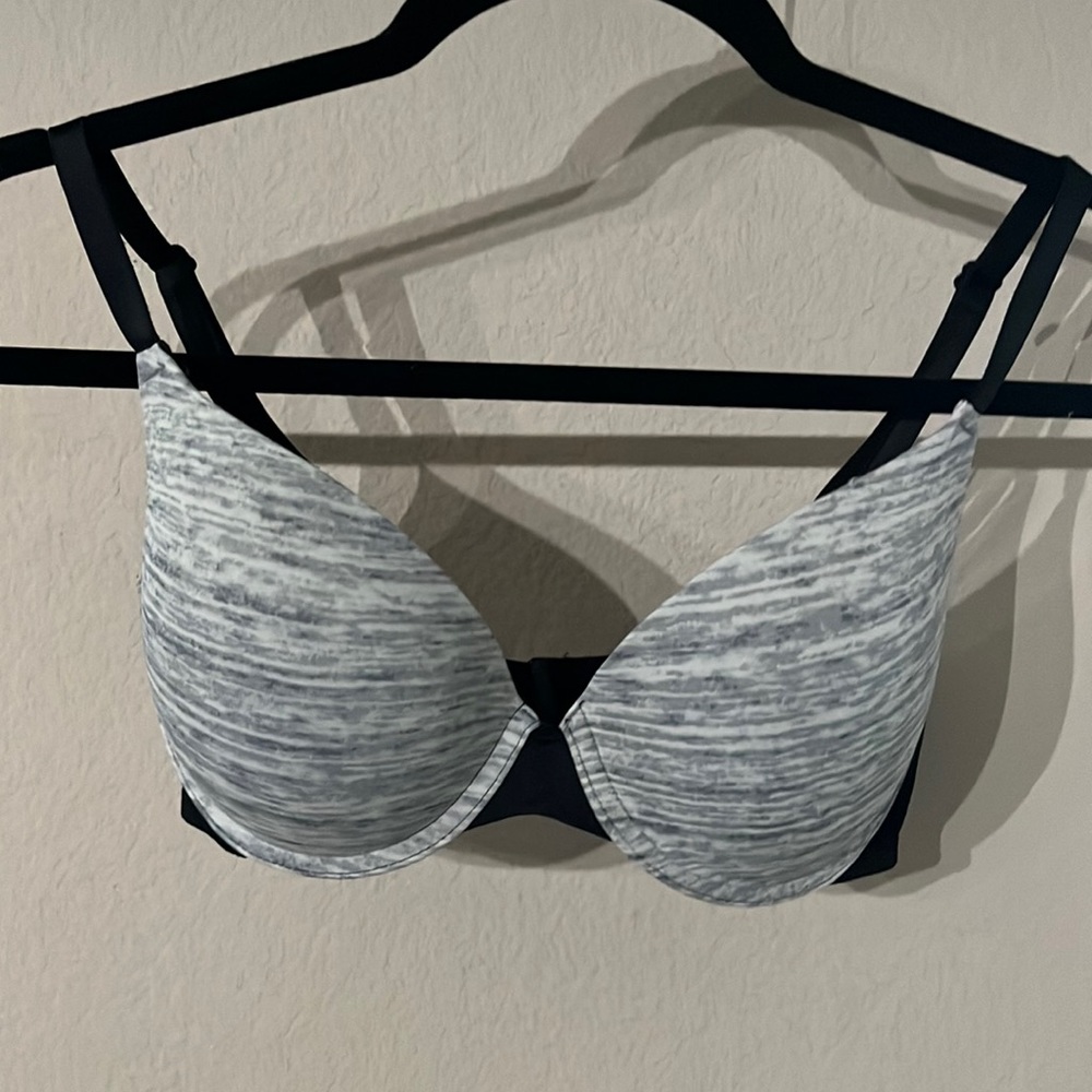 Victoria Secret Pink Push Up Bra